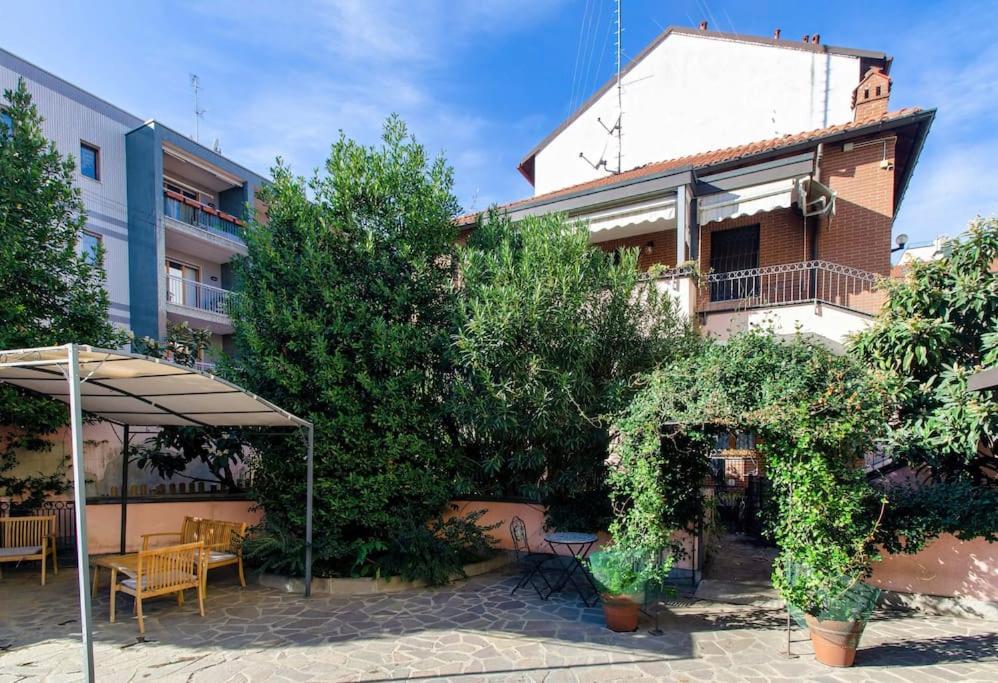 Apartamento Un Insospettabile Angolo Verde In Citta Milán Exterior foto