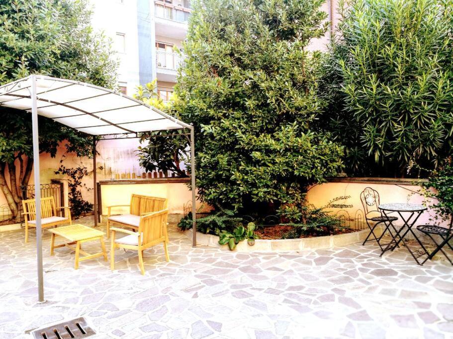 Apartamento Un Insospettabile Angolo Verde In Citta Milán Exterior foto