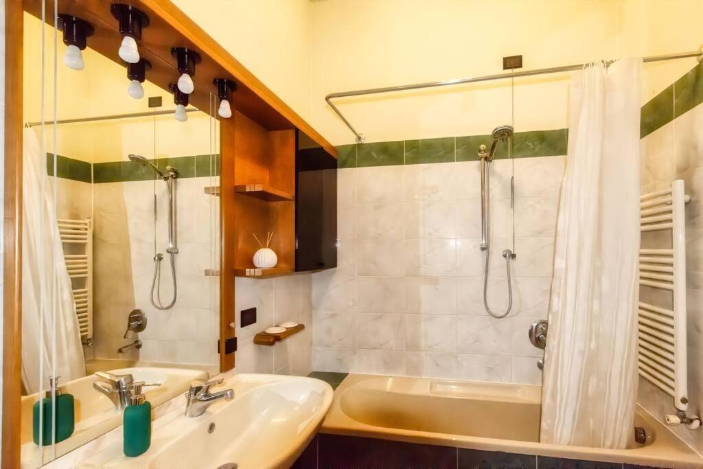 Apartamento Un Insospettabile Angolo Verde In Citta Milán Exterior foto